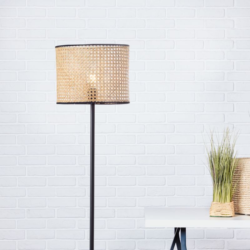 Wiley Natur gulvlampe Fra Brilliant - Wiley er en dekorativ gulvlampe, der skaber en stilfuld atmosfære i hjemmet.