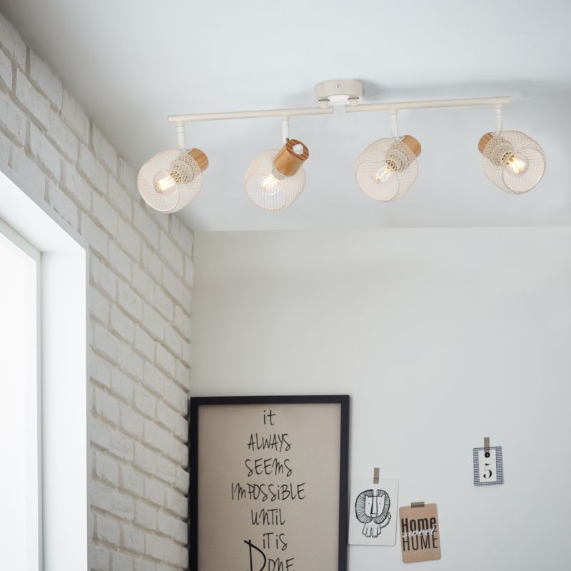 Giada 4 Hvid spotlight Fra Brilliant - Lampen kan monteres både i loftet og på væggen og har justerbare lampehoveder, der giver dig mulighed for at rette lyset derhen, hvor det er nødvendigt - fra at fremhæve detaljer til at oplyse hele rum.