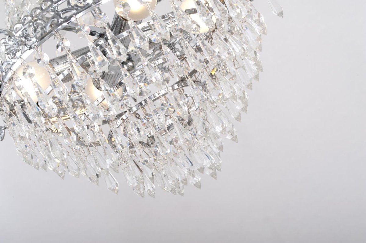 Empire Classic Ø50 Chrom krystal Fra Norrsken Design - Den glitrende krystal fanger lyset og spreder en blød glød, hvilket skaber et indbydende og glamourøst miljø.