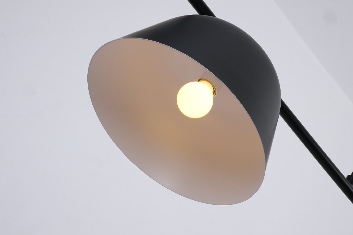Pop 125cm Sort loftslampe Fra Nordic Lighting - Pop er en stilfuld loftslampe i metal med en sort finish, der giver et roligt og moderne indtryk.