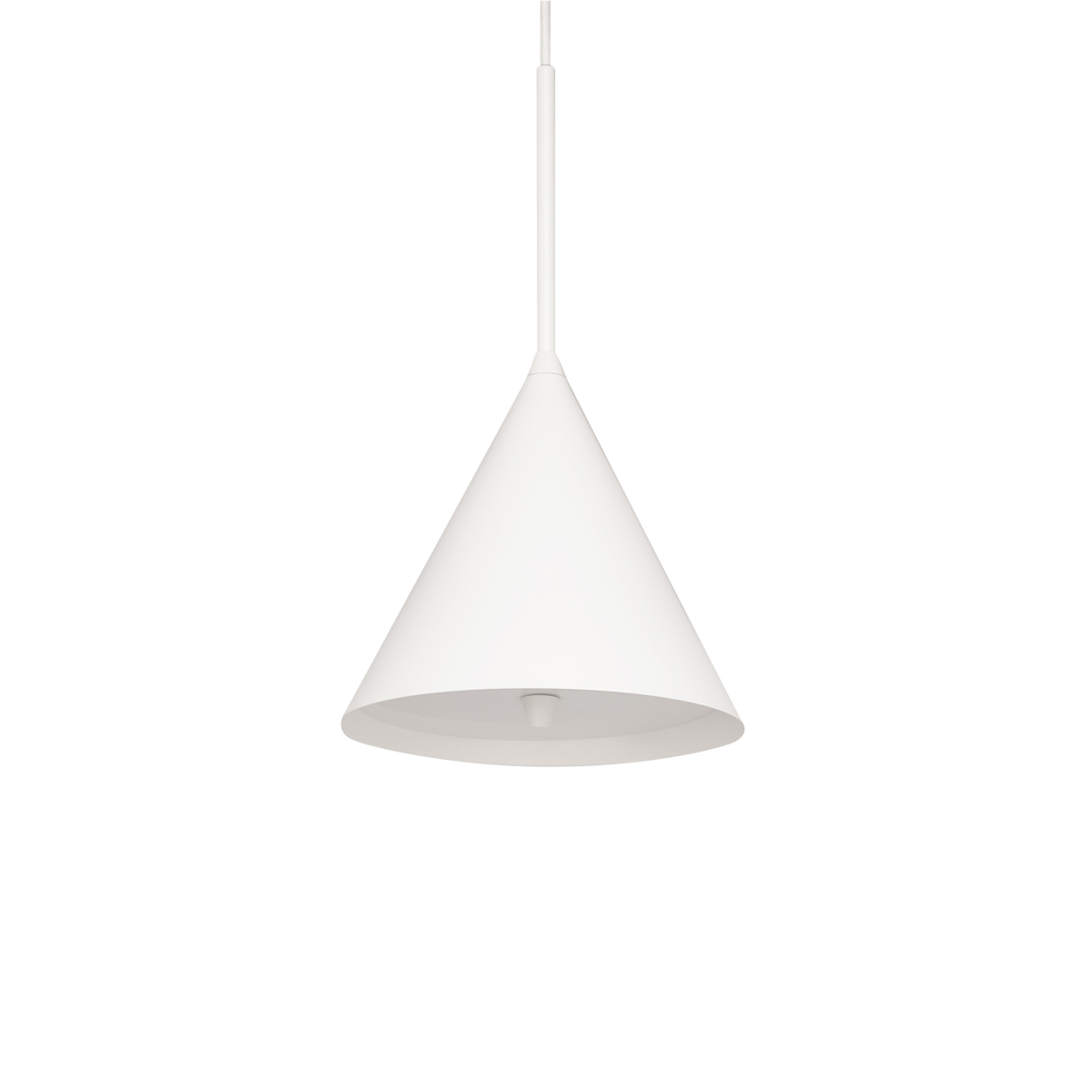 Idre Ø20 Vit loftslampe Fra Armaturhantverk - Nedtill har lampan en akrylsk&auml;rm som bidrar till en j&auml;mn ljusspriding men ocks&aring; till att undvika bl&auml;ndning.