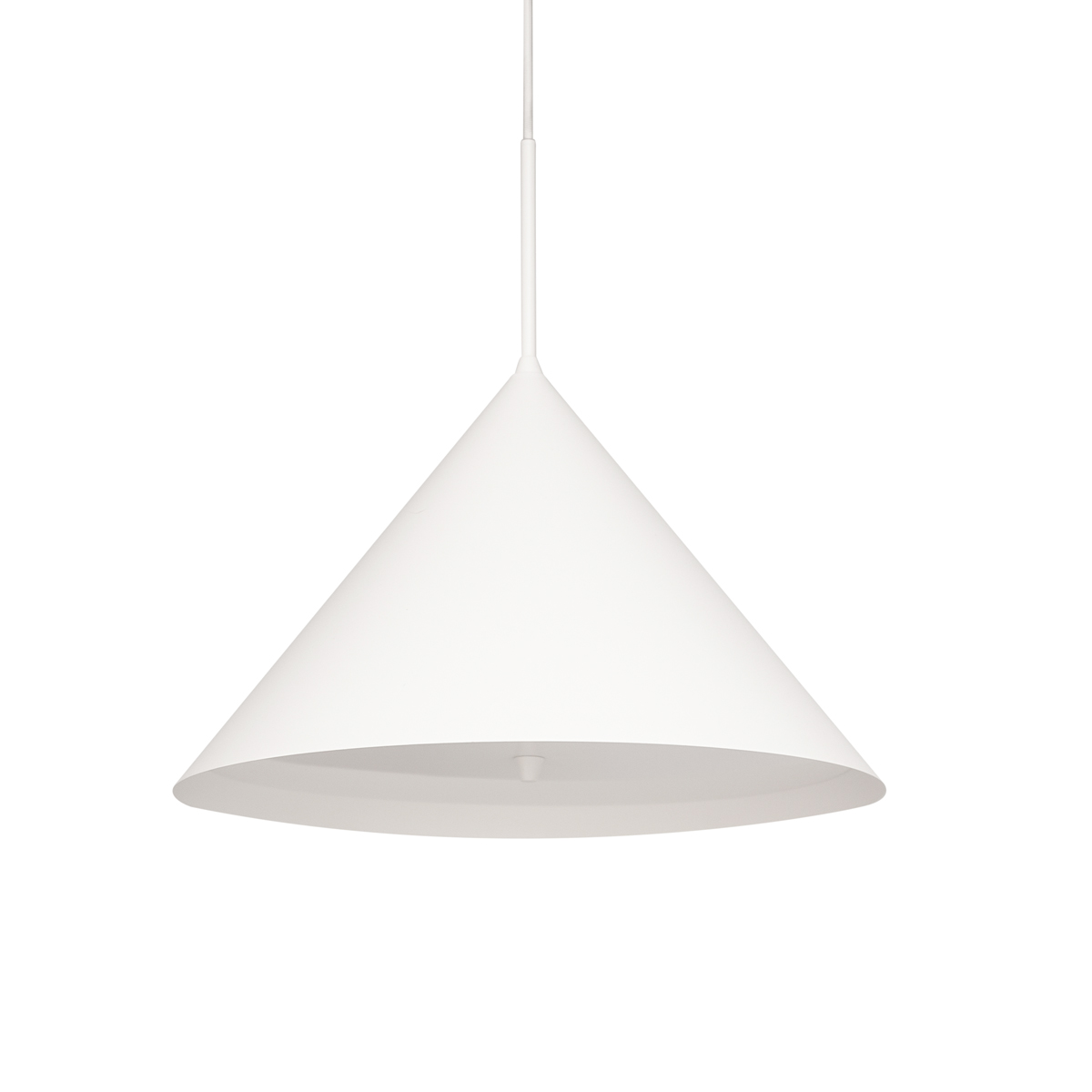 Idre Ø45 Vit loftslampe Fra Armaturhantverk - Idre &auml;r en modern och stilren taklampa i pl&aring;t som &auml;r enkel att palcera i hemmet.