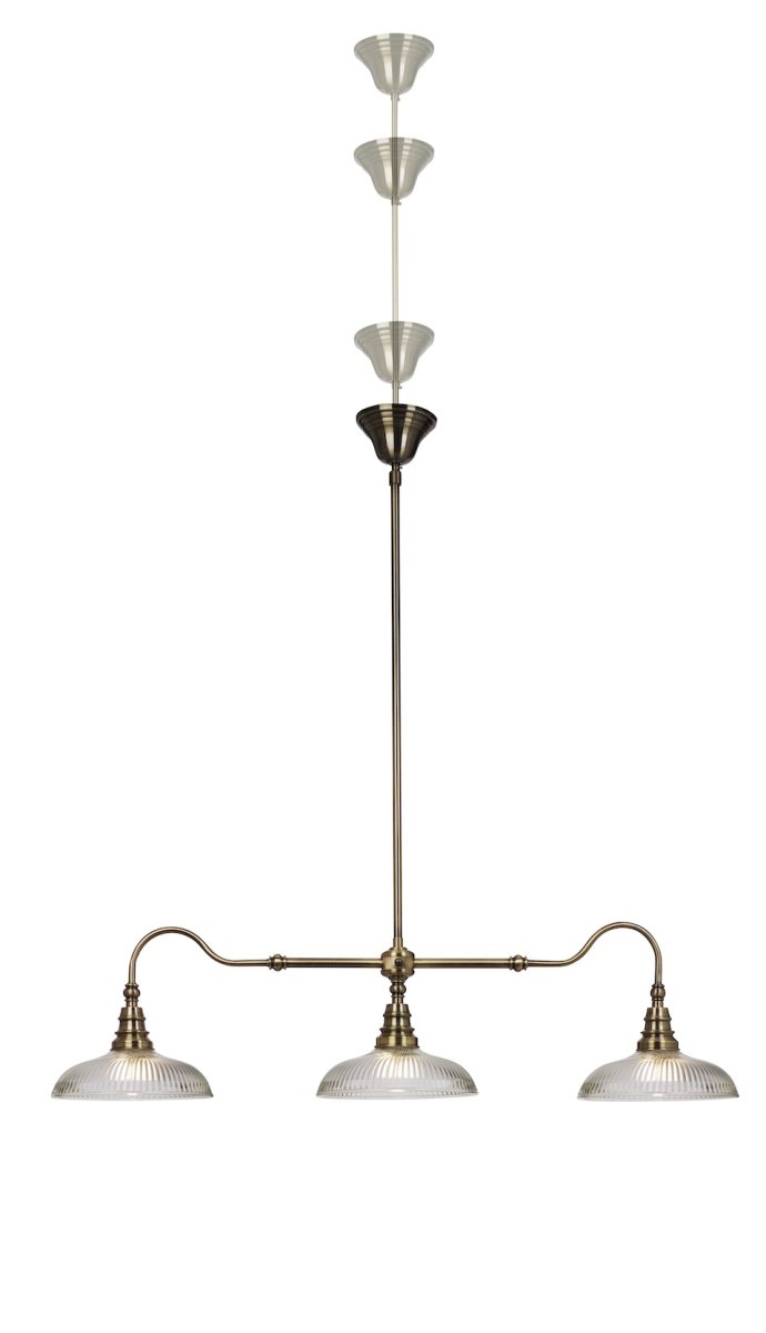 Snooker 107cm Antik loftslampe Fra Cottex - Snooker loftslampe i metal med antik messing og klart glas med ribbet struktur er en stilfuld og elegant lampe, der forst&aelig;rker stemningen i ethvert rum.