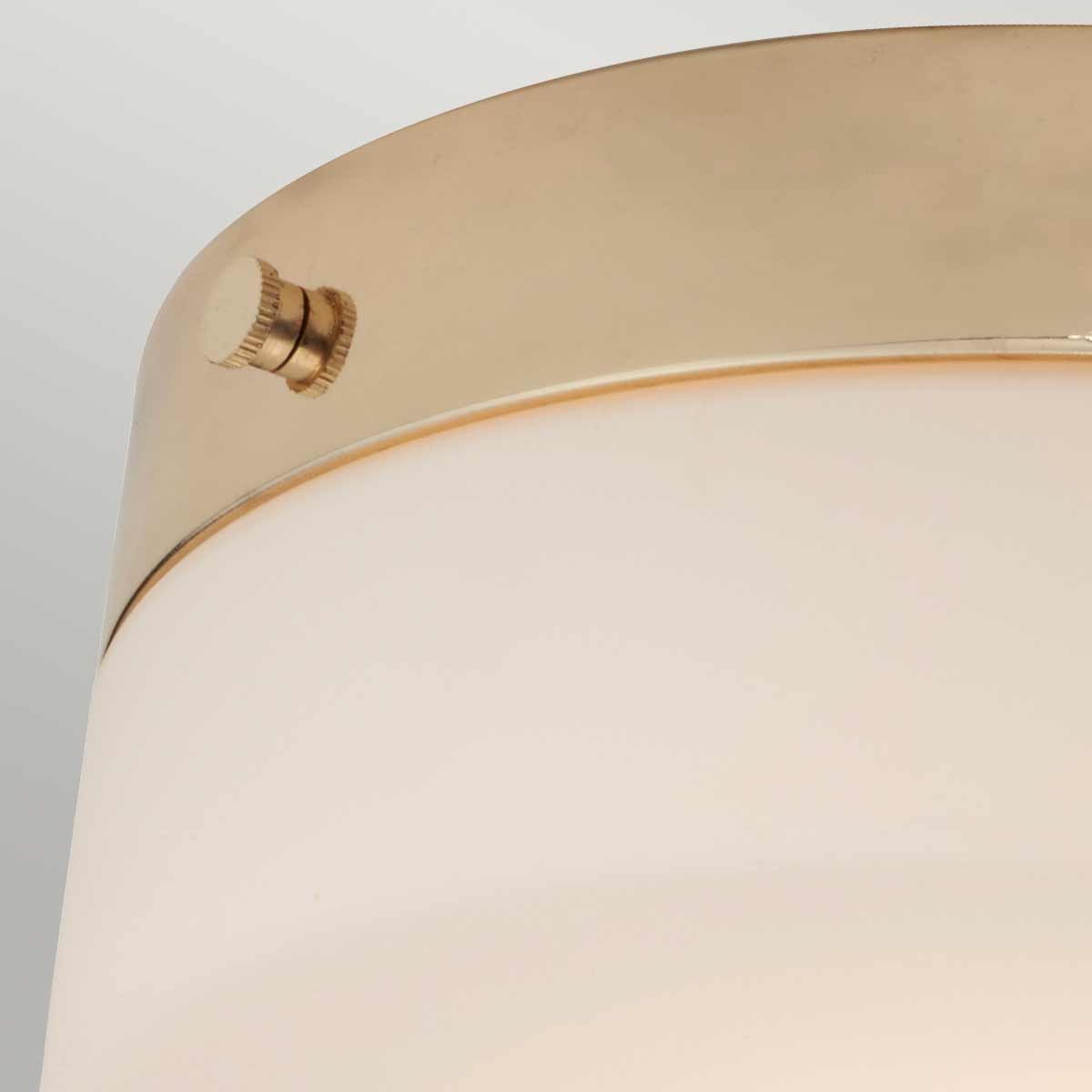 Tamar Ø30 Poleret guld badeværelseslampe Fra Elstead Lighting - Tamar plafond i poleret guld er en stilfuld og funktionel belysningsløsning, perfekt til badeværelser takket være IP44-klassificeringen, men også velegnet til korridorer og rum med lavt til loftet.