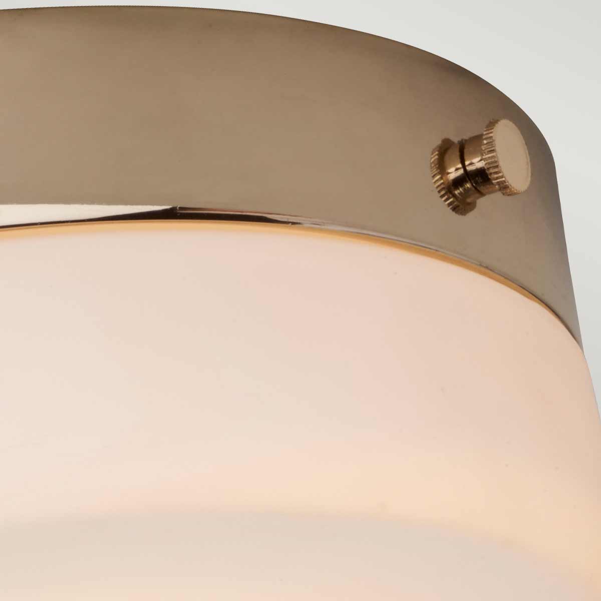 Tamar Ø24 Poleret guld badeværelseslampe Fra Elstead Lighting - Tamar plafond i poleret guld er en stilfuld og funktionel belysningsløsning, perfekt til badeværelser takket være IP44-klassificeringen, men også velegnet til korridorer og rum med lavt til loftet.