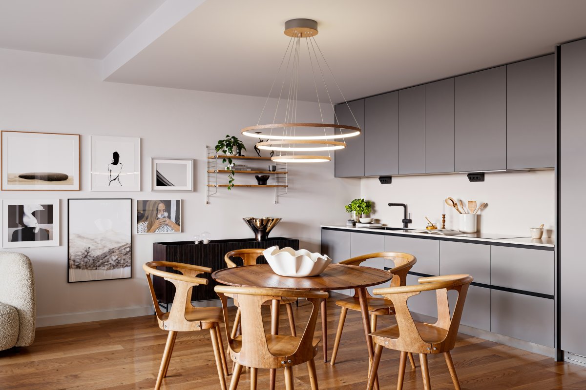 Trione Ø80 Valnød loftslampe Fra By Rydéns - Hver ring (80 cm, 60 cm og 40 cm i diameter) kan nemt justeres i h&oslash;jde og position med lampens wirebeslag.