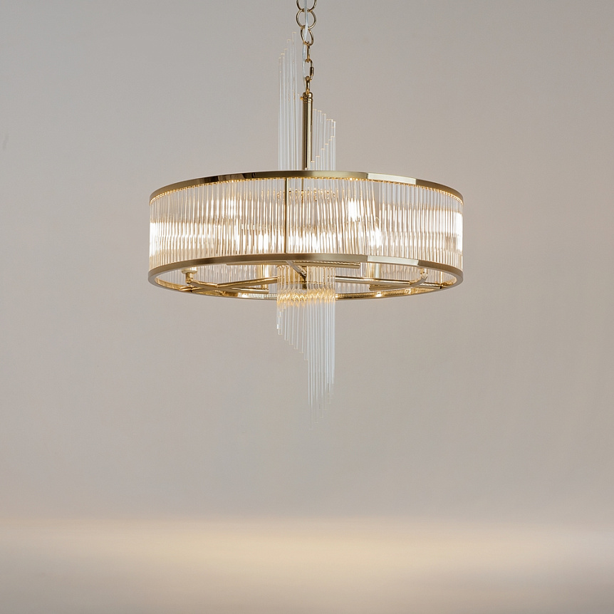 Frame Ø58 Guld loftslampe Fra Maytoni - Frame er en elegant lysekrone med en luksuri&oslash;s f&oslash;lelse takket v&aelig;re dens guldfarvede detaljer og aflange prismer.