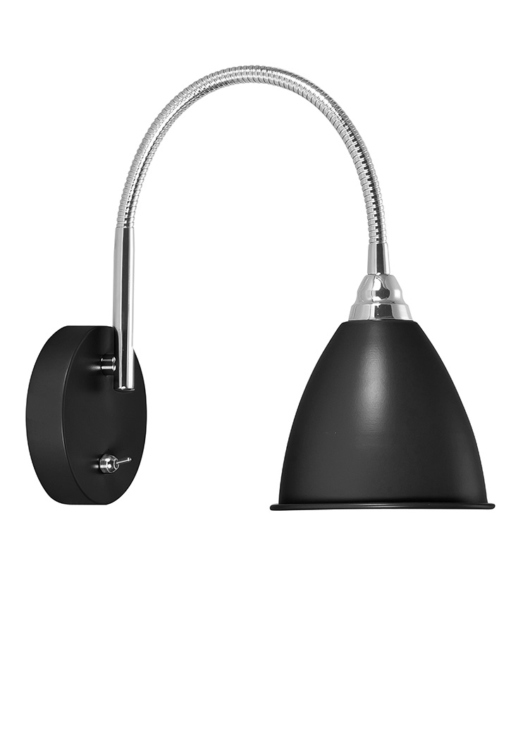 Smögen Sort læselampe Fra Armaturhantverk - Lampen har en praktisk afbryder på bunden og passer ind i både moderne og klassiske interiørstile.
