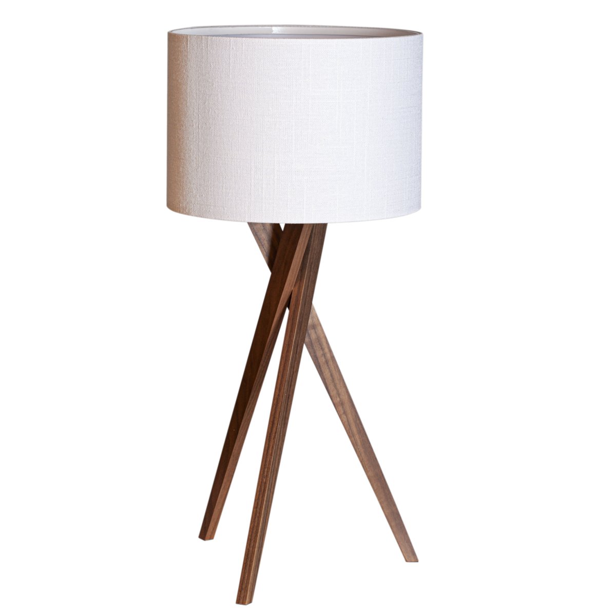 Vega 55cm Valnød bordlampe Fra By Rydéns - Vega er en moderne bordlampe lavet af valnød og tekstil.