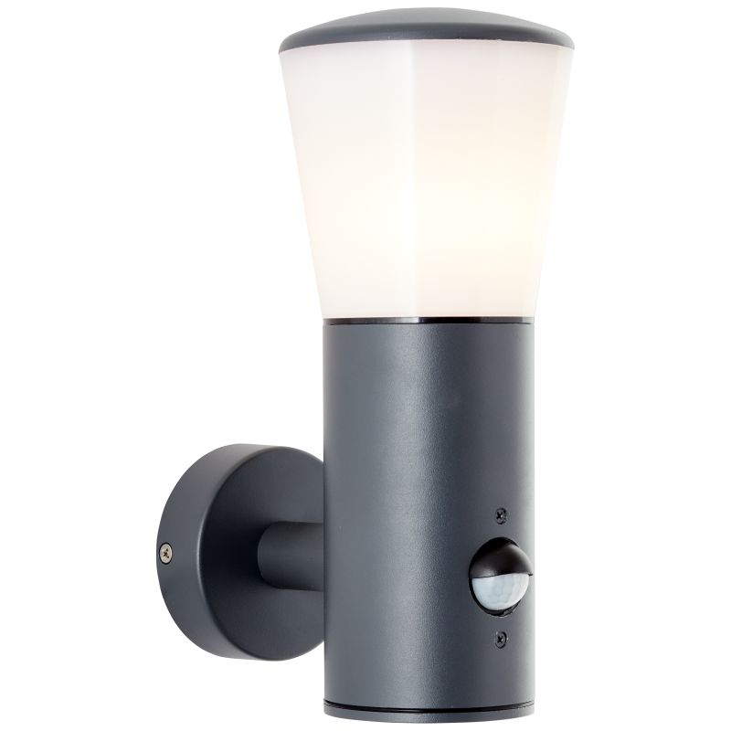 Cliffi Antracit udendørslampe Fra Brilliant - Den indbyggede bev&aelig;gelsessensor t&aelig;nder lampen automatisk i m&oslash;rke og kan justeres i b&aring;de lystid og f&oslash;lsomhed.