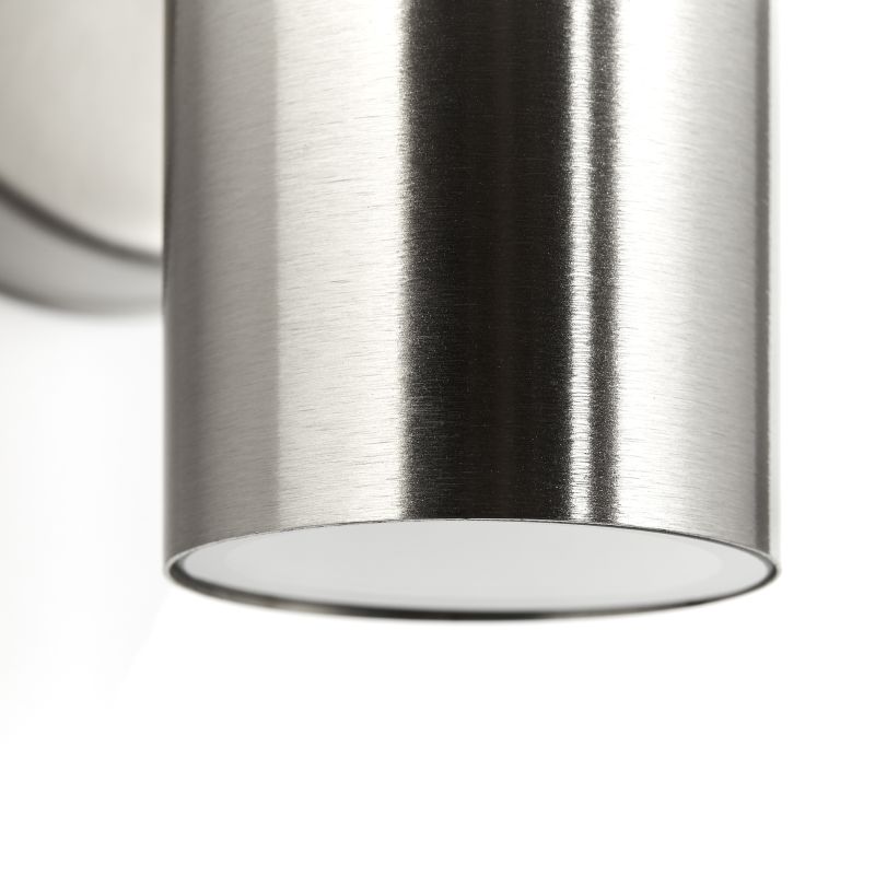 Jandy Stål udendørslampe Fra Brilliant - Jandy er en alsidig væglampe, der er perfekt til entréen - men også til at oplyse nøglehullet i mørke og som dekorativ facadebelysning.