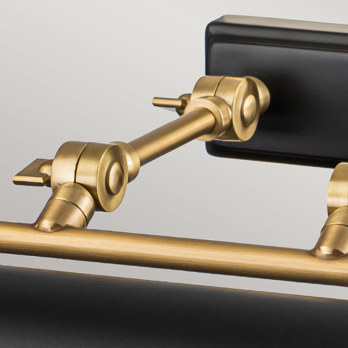 Winchfield 70cm Sort Fra Elstead Lighting - Den robuste stålramme med justerbare arme og smukt belagte overflader giver en høj grad af holdbarhed.