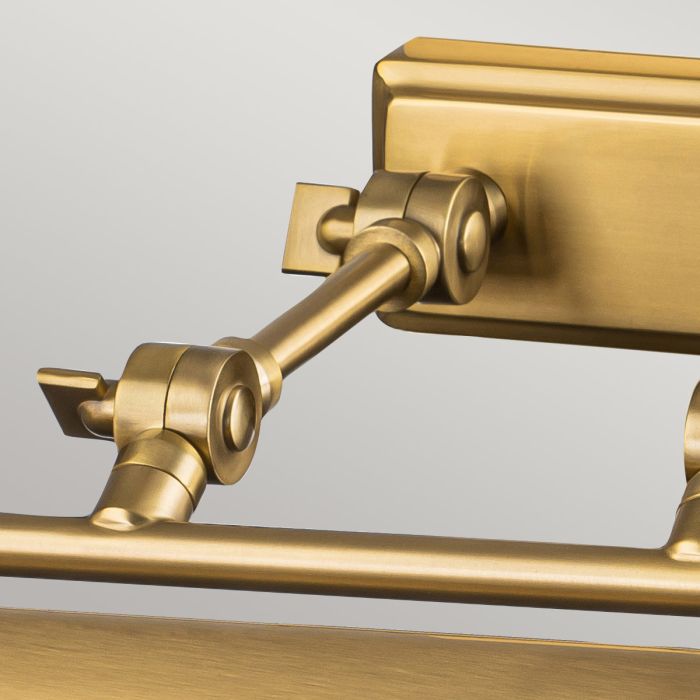 Winchfield 70cm Antik messing Fra Elstead Lighting - Den robuste stålramme med justerbare arme og smukt belagte overflader giver en høj grad af holdbarhed.