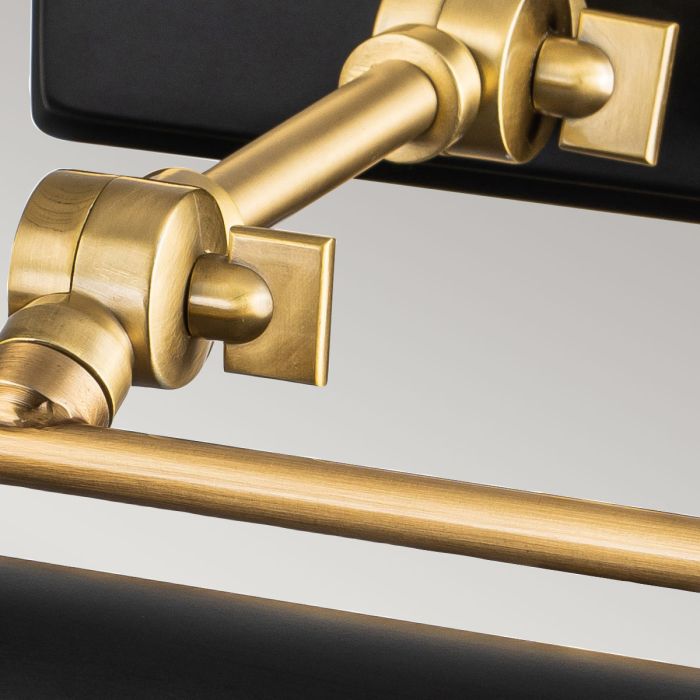 Winchfield 45cm Sort Fra Elstead Lighting - Den robuste stålramme med justerbare arme og smukt belagte overflader giver en høj grad af holdbarhed.