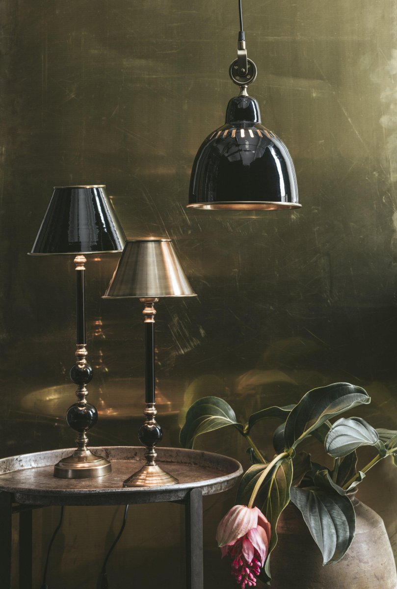 Cleveland Ø23 Sort loftslampe Fra PR Home - Vores stilfulde loftslampe Cleveland kan bruges som b&aring;de loftslampe og vindueslampe.