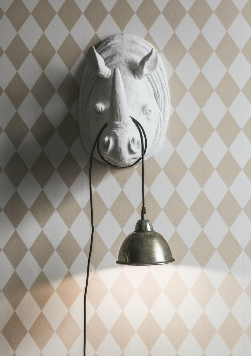 Bella Ø18 Sølv vindueslampe Fra PR Home - Stil og moderne loft- og vindueslampe i metal med industrielt design.